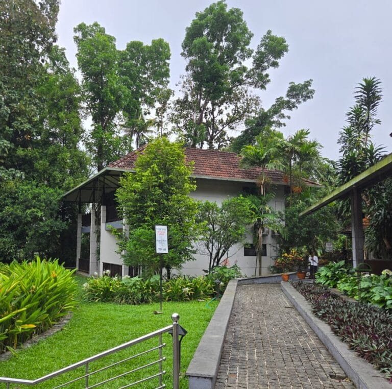 Comfortable stay option in Kochi Kerala